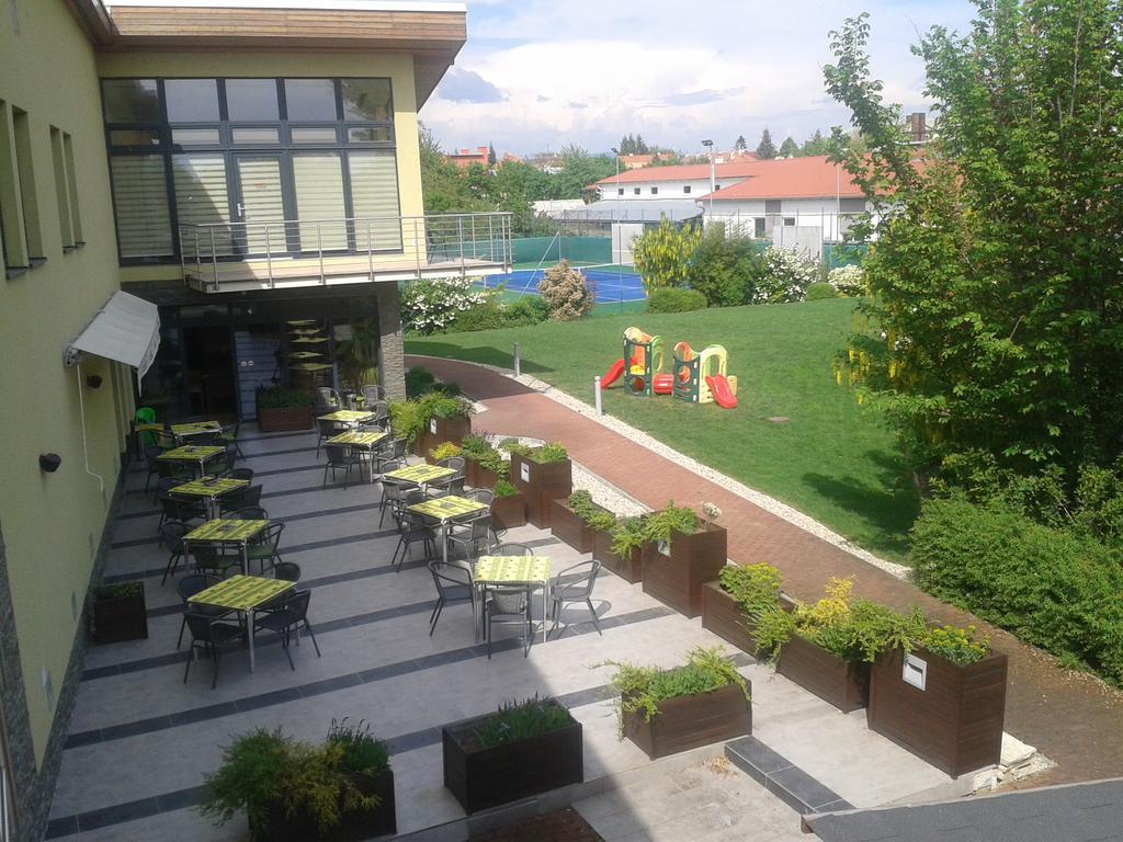 Hotel Predium Vrable Ngoại thất bức ảnh